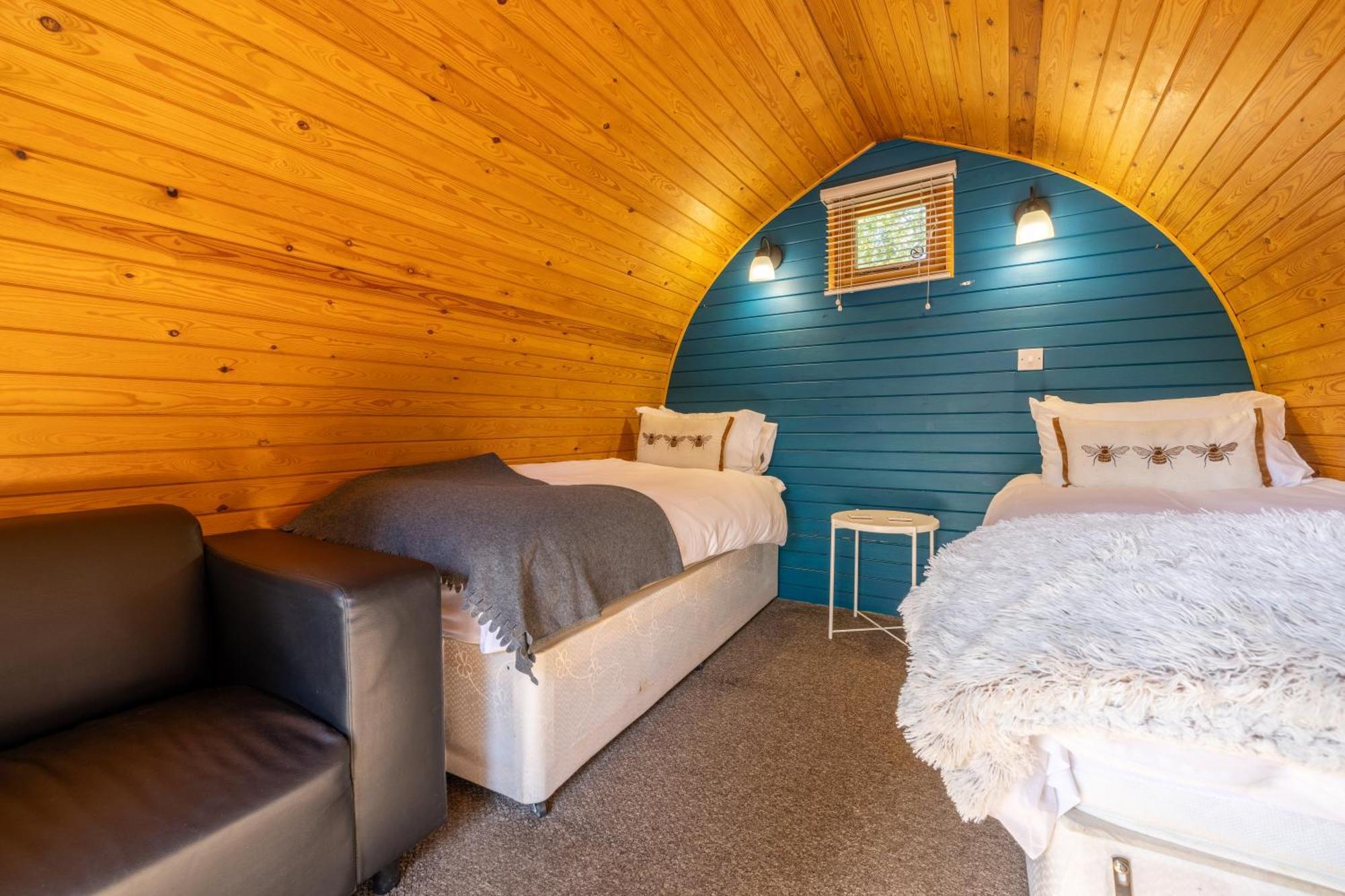 The Little Hide - Adult Only Camping Pods Wigginton  Exteriör bild