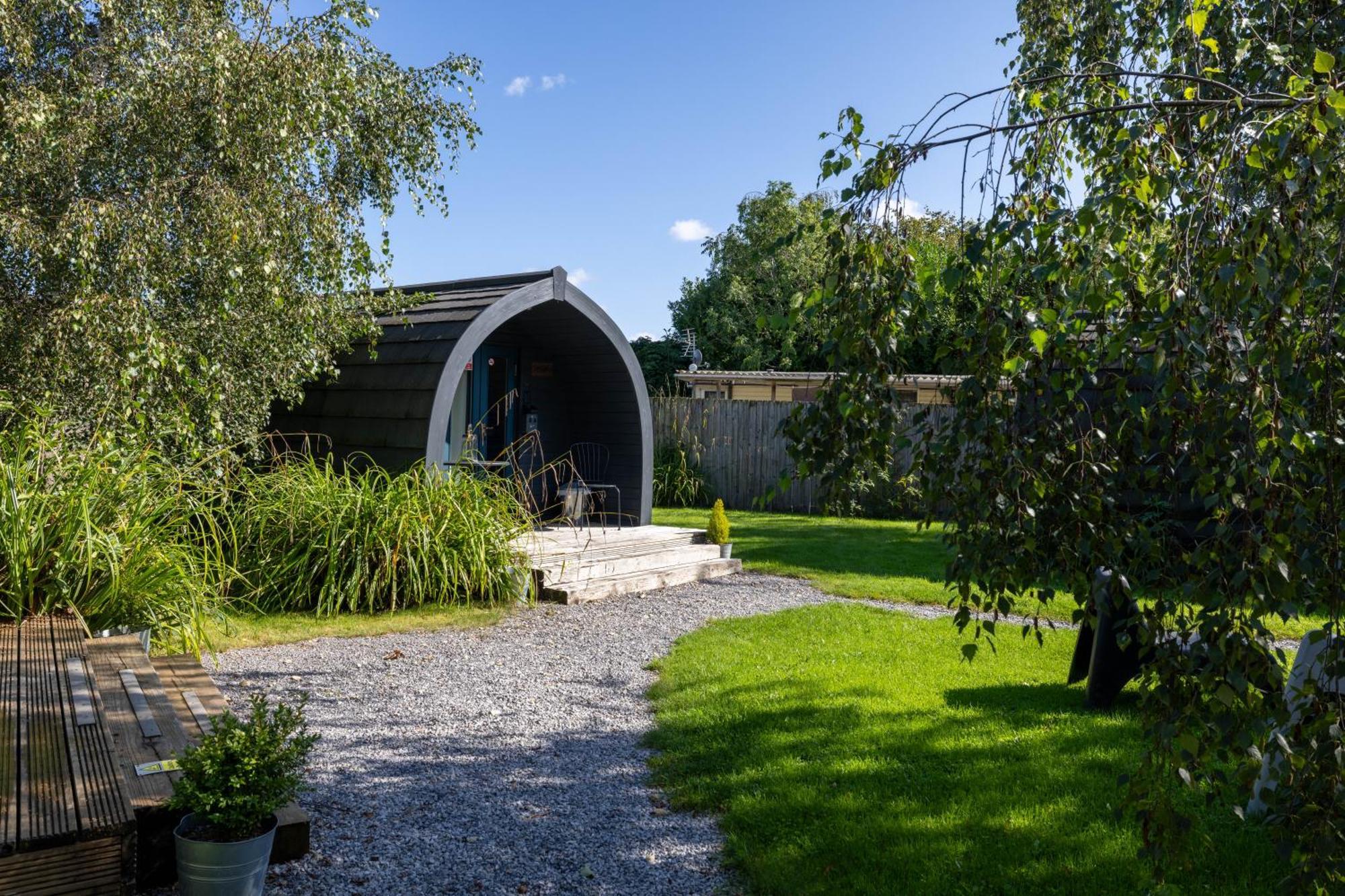 The Little Hide - Adult Only Camping Pods Wigginton  Exteriör bild