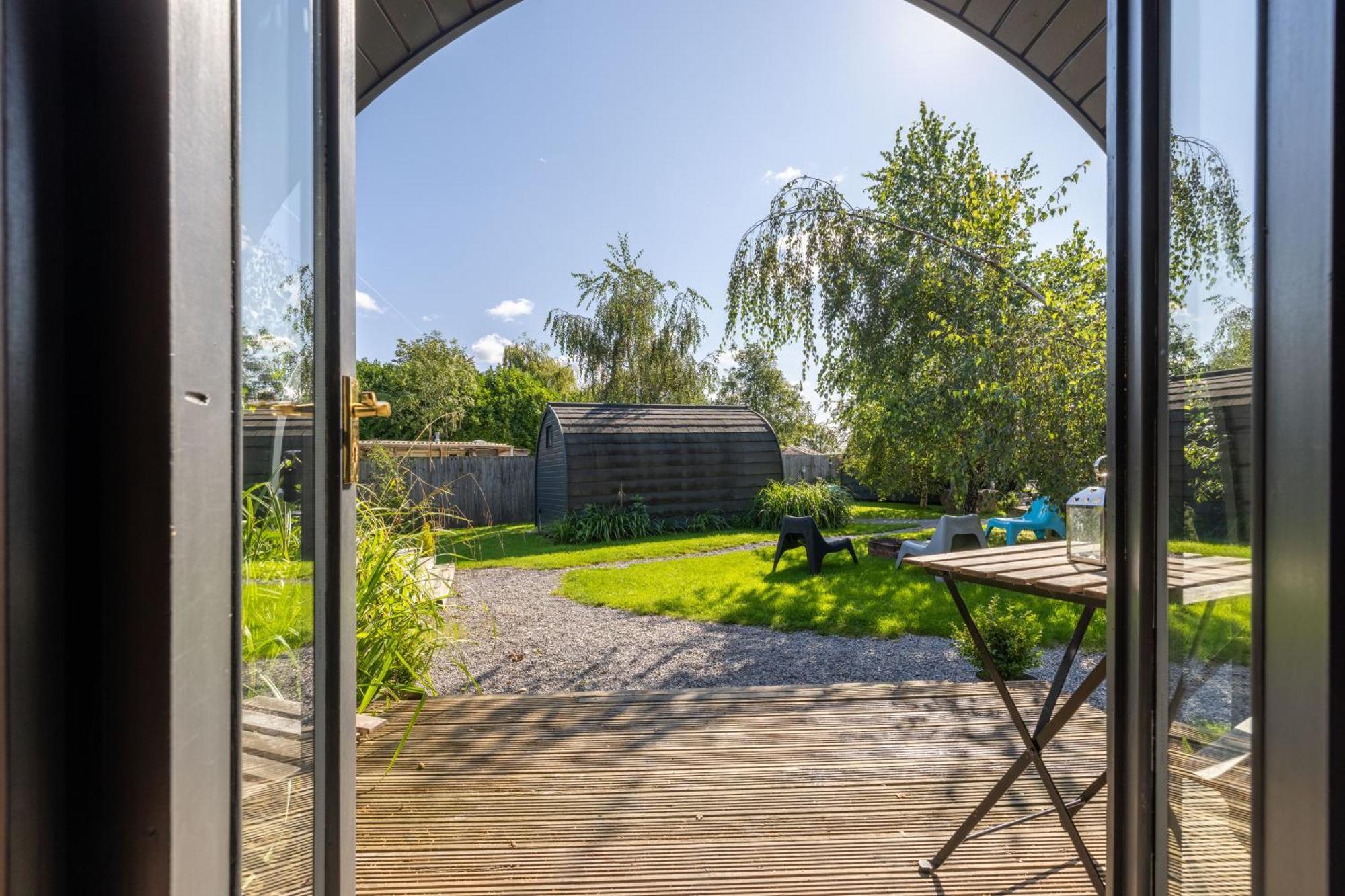 The Little Hide - Adult Only Camping Pods Wigginton  Exteriör bild