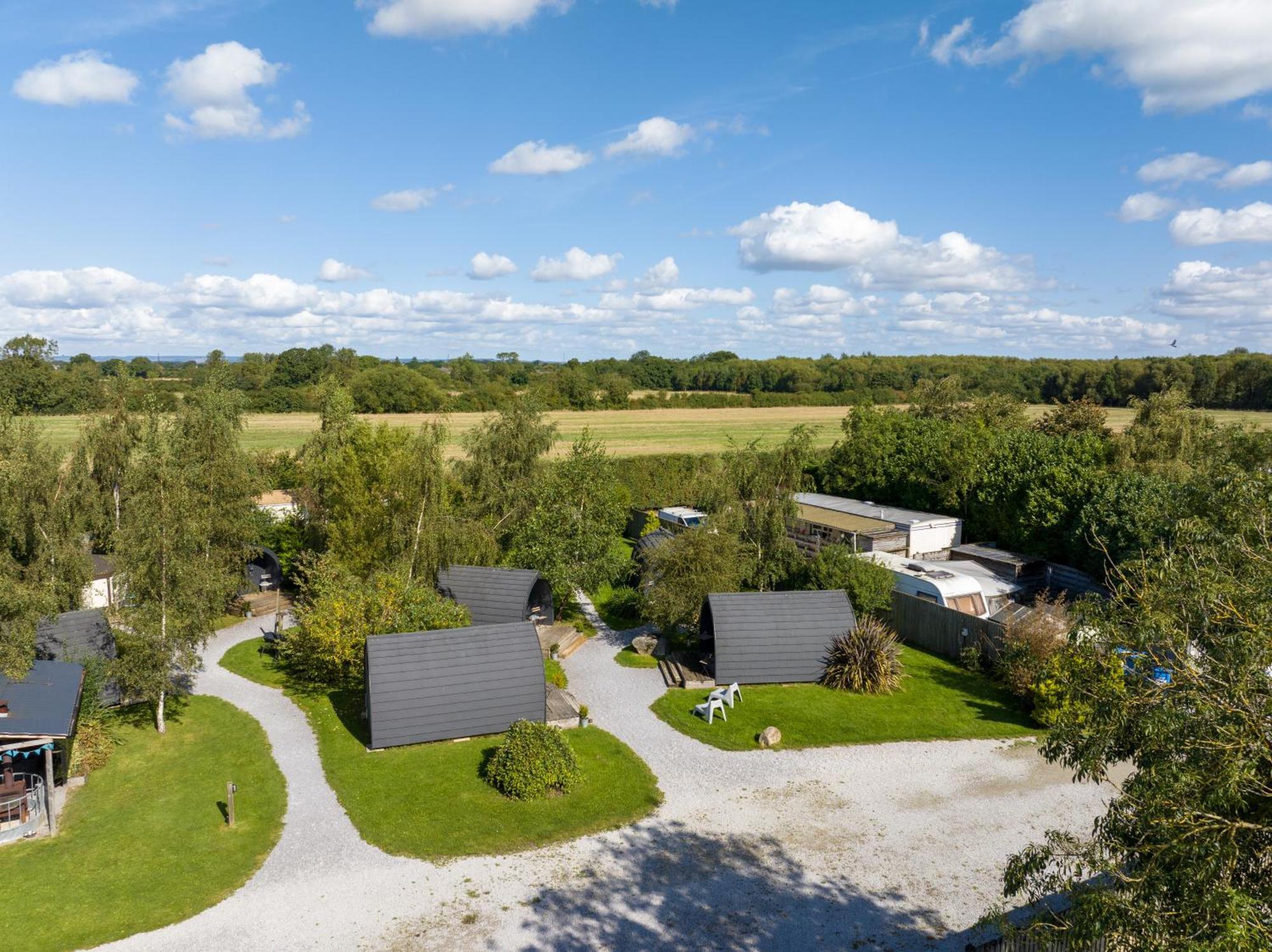 The Little Hide - Adult Only Camping Pods Wigginton  Exteriör bild